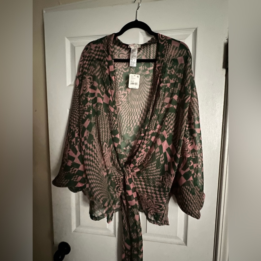 Unique! NWT! FP Funky Floral', pink/green high-end sheer shawl. One size.